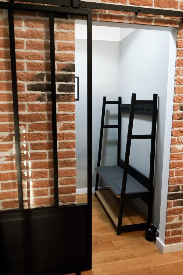 Stilvolles City-Loft Mit Privatem Whirlpool Trier Bagian luar foto